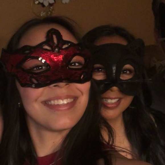 Like this Flyer to get notifications & JOIN OUR POSH SHOWS! 👛👝🎒👜🎀💕 - Picture 7 of 13